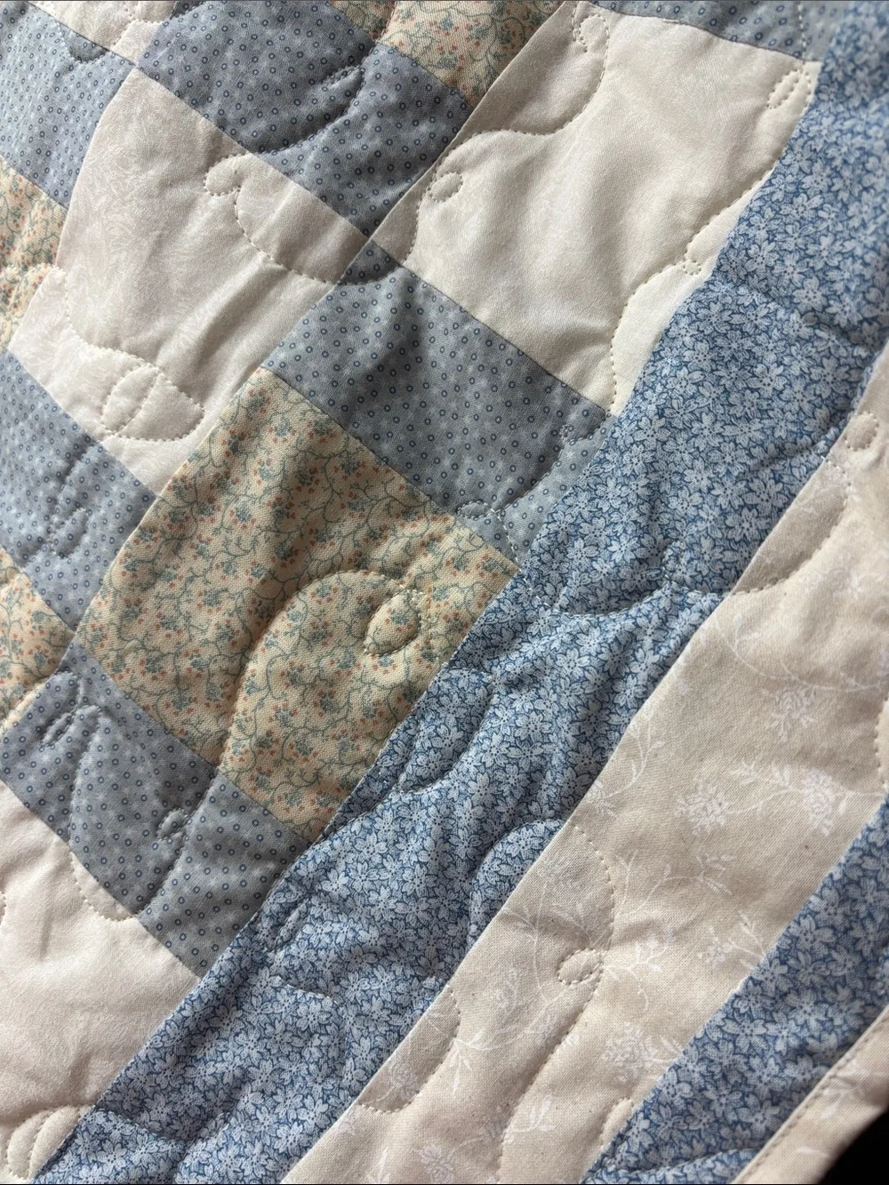Classic Patchwork Quilt - Blue and Cream